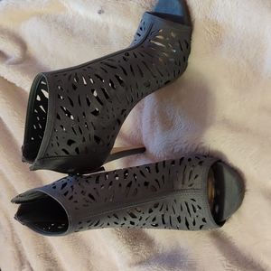 Open toed boot heels